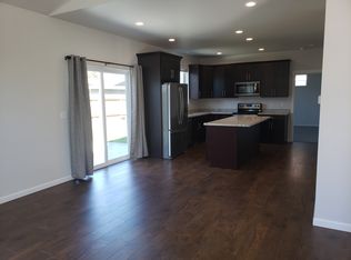 1750 Kok Rd UNIT B, Lynden, WA 98264