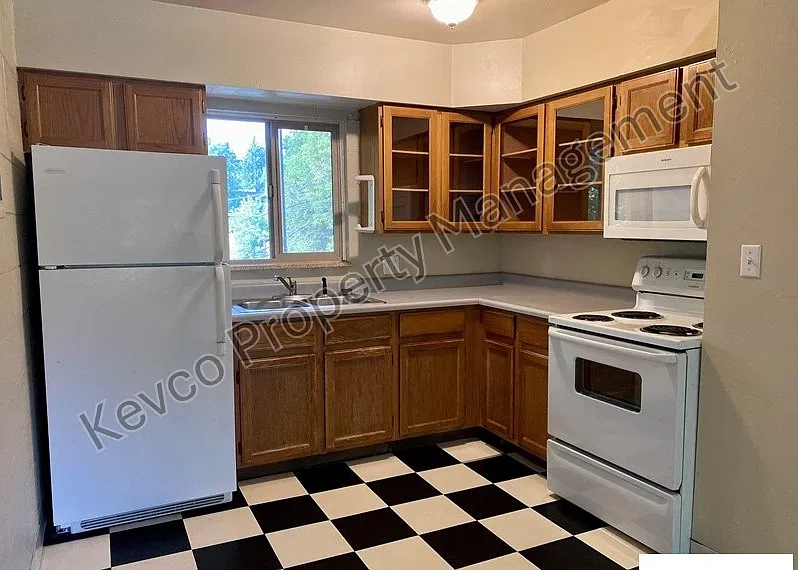 2 bed, 563 sqft, $1,400 — Photo 4