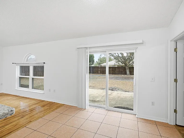 38 Bud Field Dr — Photo 15