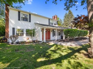 37480 Rhonswood Dr, Northville, MI 48167