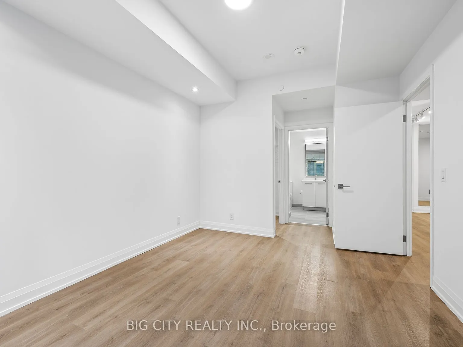 2 bed, $3,000 — Photo 3