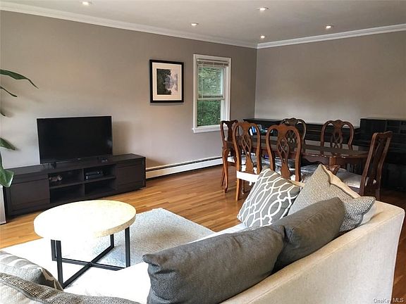 3rd image of 1024 Jefferson Ave #L