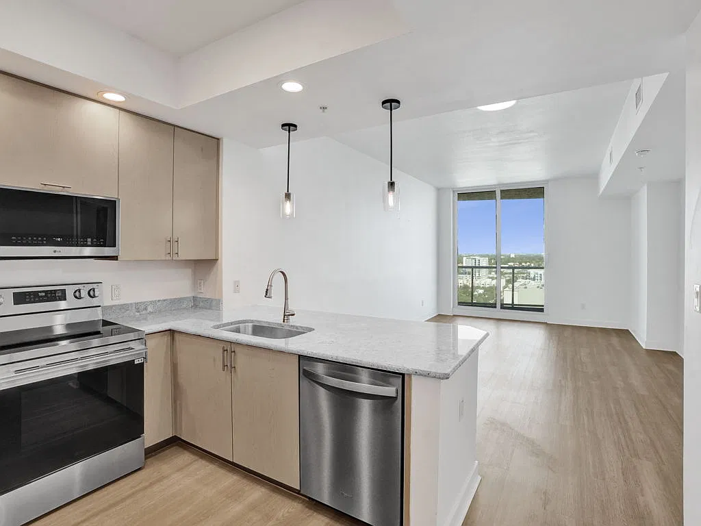 1 bed, 1.5 bath, 889 sqft, $3,200 — Photo 4