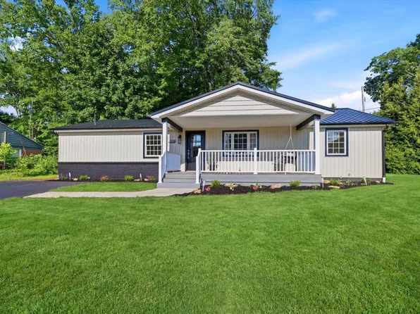 11178 Foreman St, Conneaut Lake, PA 16316