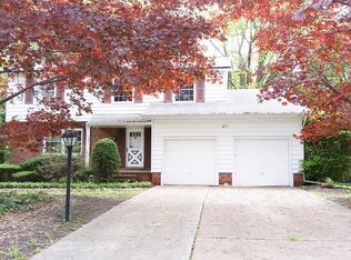 10231 Cherry Hill Dr, Concord Township, OH 44077