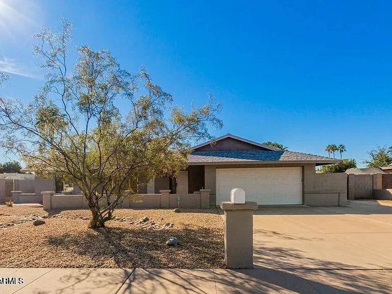 5337 E Gelding Dr — Photo 2
