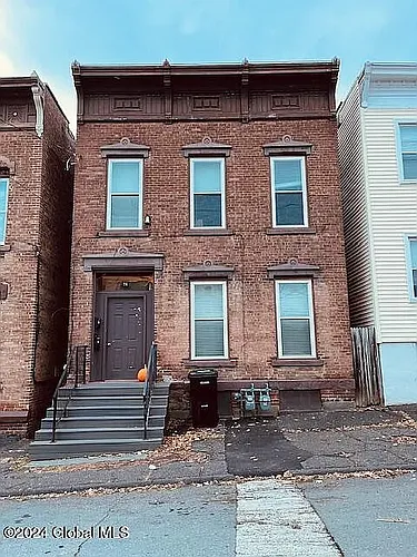 76 13th St #1 Photo 1