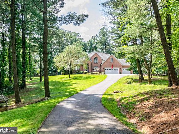 3rd image of 17601 Sweetwood Ct