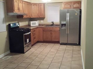 109 W Willow Ave, Woodstock, IL 60098