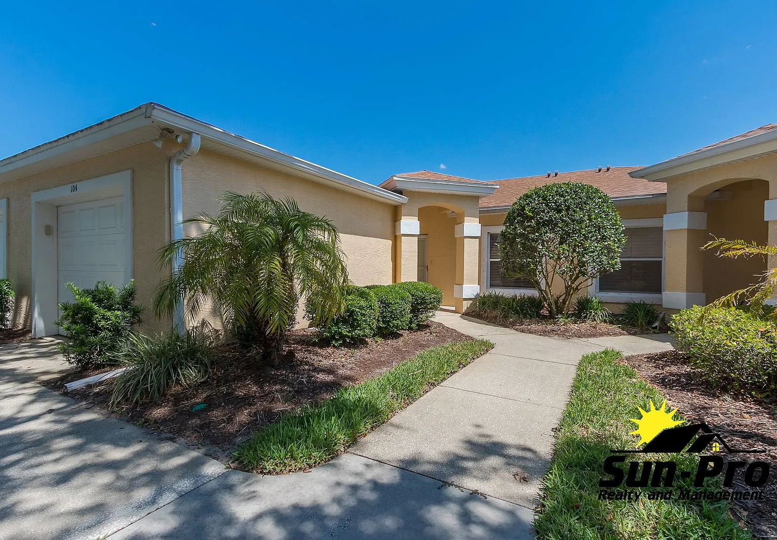 2 bed, 2.0 bath, 1066 sqft, $1,995 — Photo 2