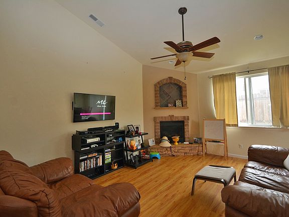2nd image of 17 Oasis Ct