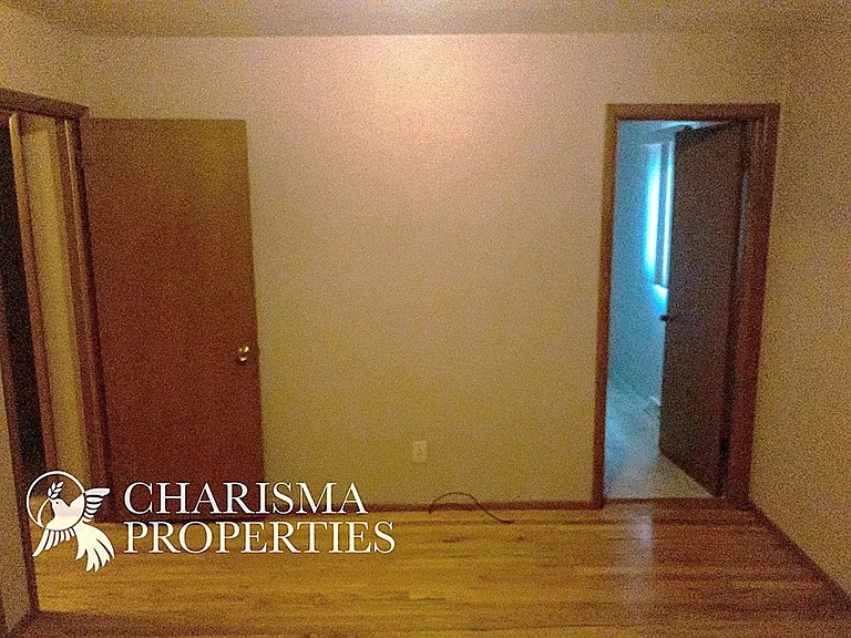 3004 S West Ave — Photo 5