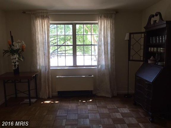 2nd image of 2028 N Vermont St APT 101
