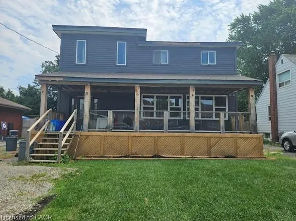 93 Howard Ave, Hamilton, ON L9A 2W4