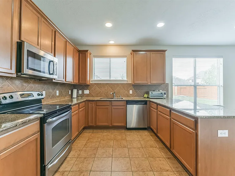 5418 Lilac Grove Ln — Photo 9