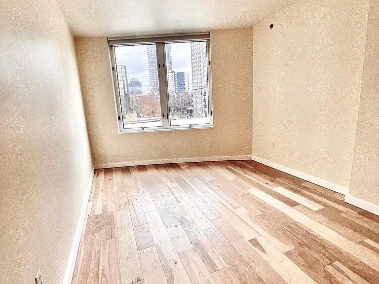 2600 2nd Ave #601 — Photo 6
