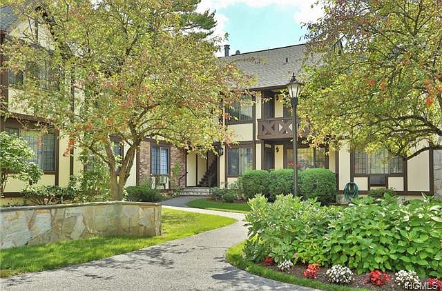 1st image of 8-2 Foxwood Dr