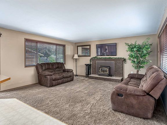 2nd image of 12821 E Sinto Ave