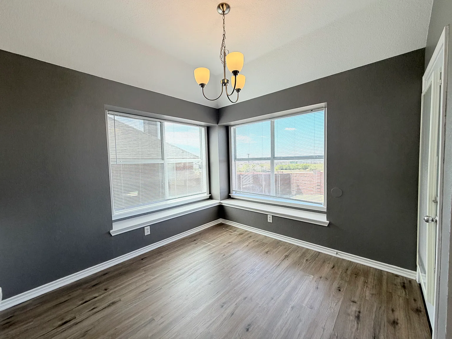 3 bed, 1780 sqft, $2,100 — Photo 4