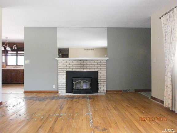 4th image of 2419 Melrose Ln