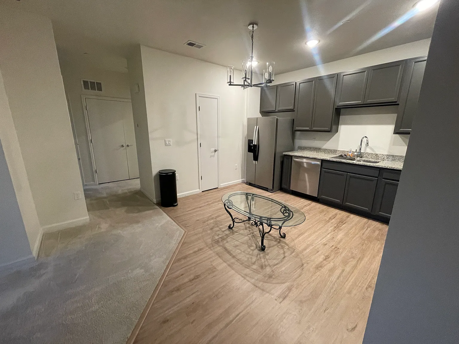 2 bed, 824 sqft, $1,875 — Photo 4