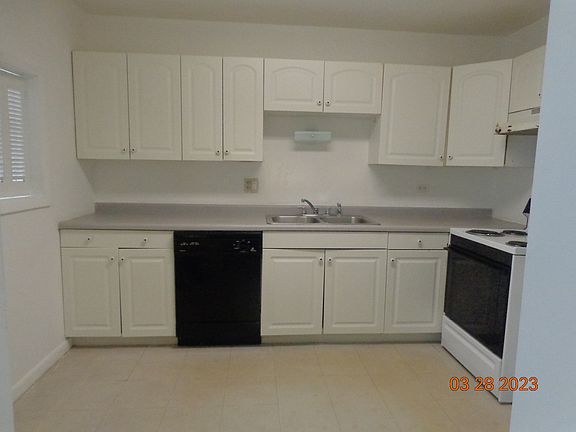 4th image of 5 E Carriageway Dr Penthouse 2