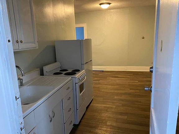 3rd image of 408 Huron St #D