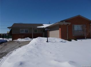 10888 Buckingham Ct, Allen Park, MI 48101