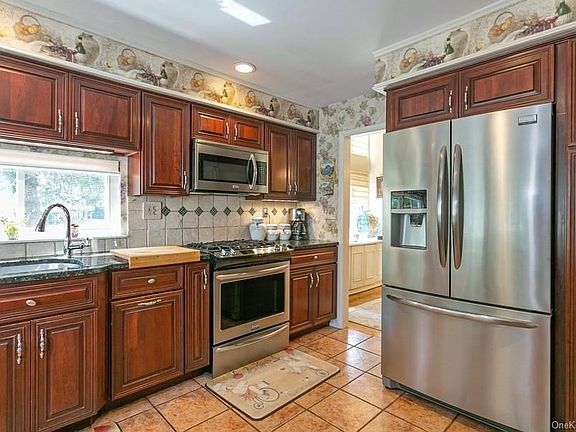 5th image of 32 Cheshire Ln #32