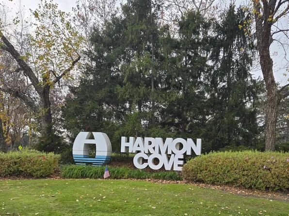 570 Sanderling Court image 1 of 10