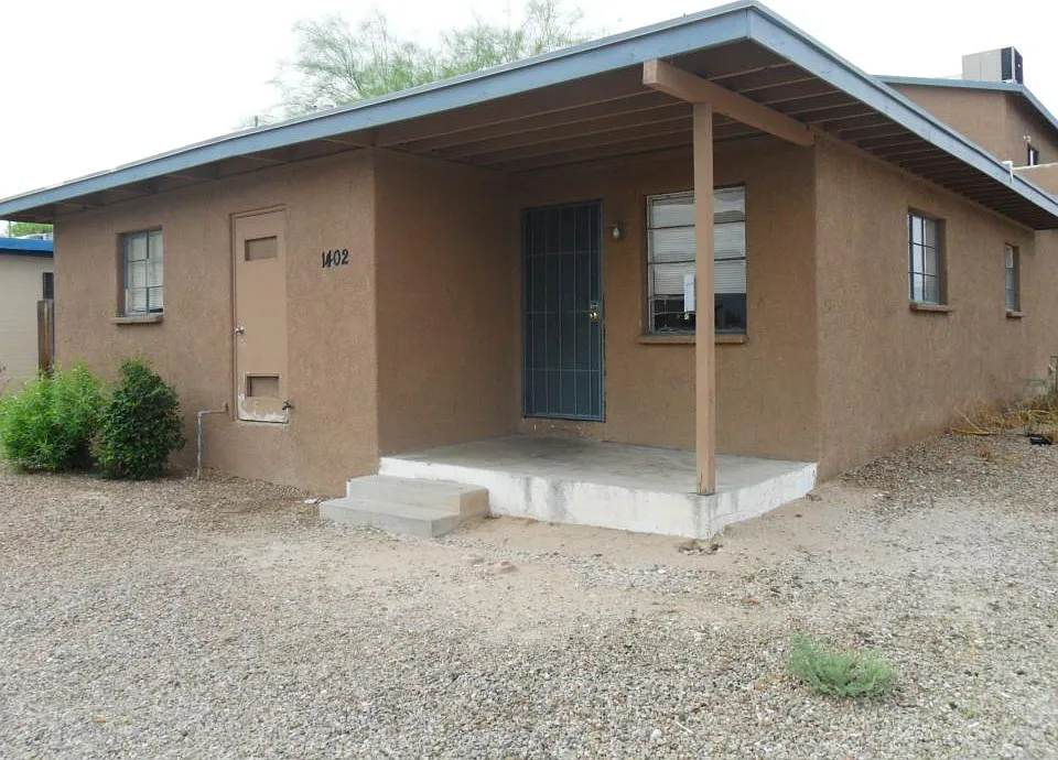 1402 E Lee St #1