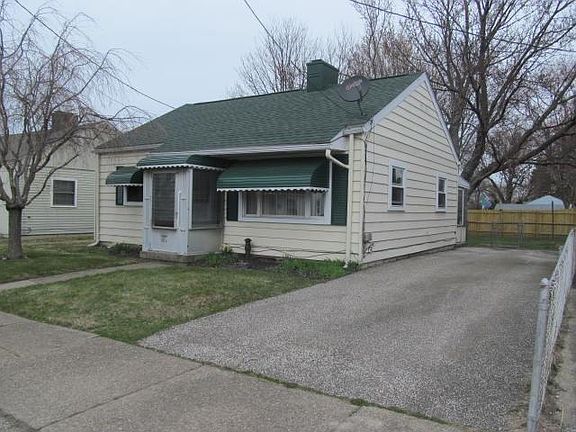 3rd image of 3711 Elmwood Ave