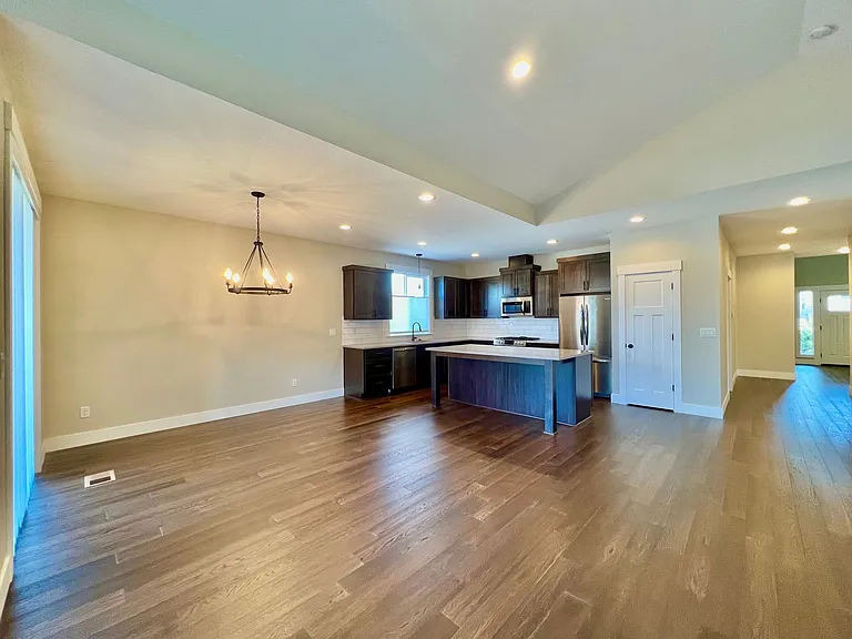 19321 Dublin Ave — Photo 3