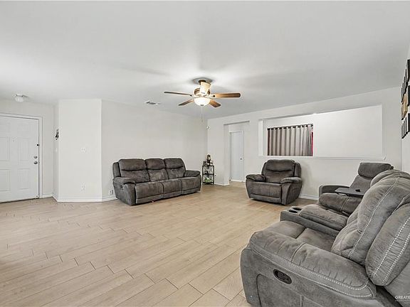 4th image of 2409 Fuentes Dr