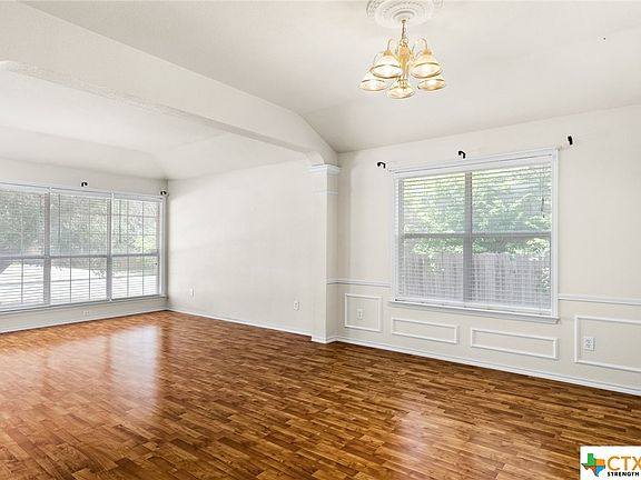 4th image of 2112 Thunderbird Dr