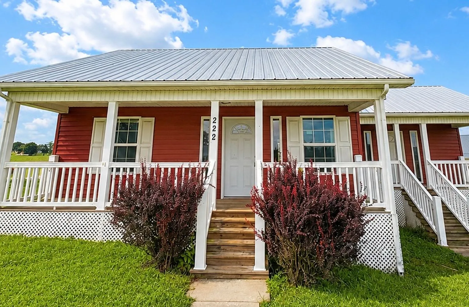 Charming Home in the Heart of Cave City! — Photo 1