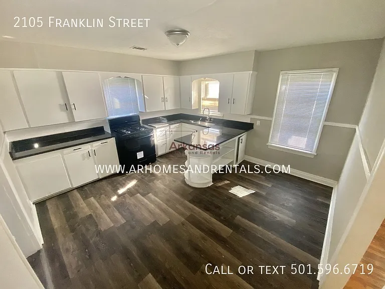 2105 Franklin St — Photo 13