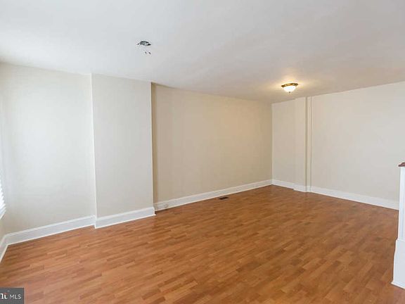 3rd image of 2650 E Auburn St