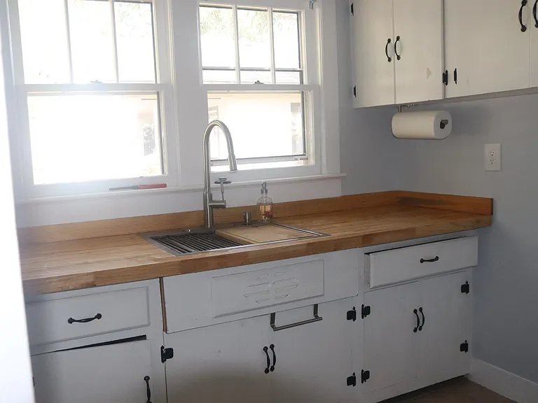 Kitchen- sink.