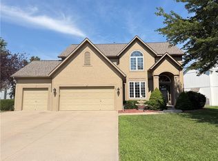 304 NE Hidden Valley Way, Lees Summit, MO 64064