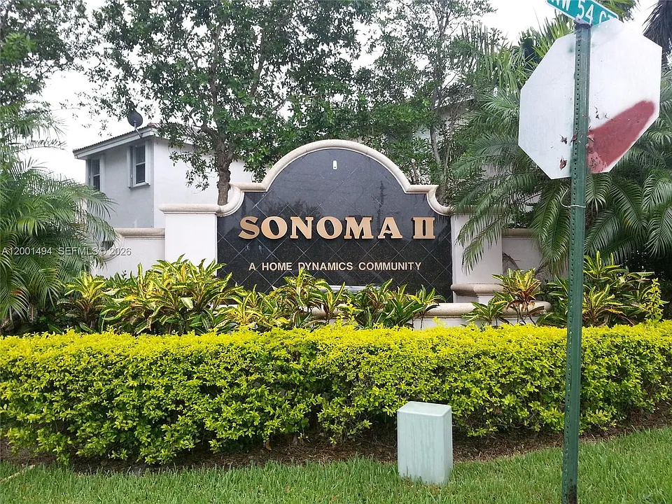5450 NW 94th Ter