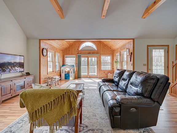 5th image of 316 Bridgton Road