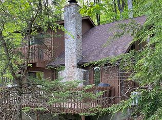 707 Dundee Rd, Bushkill, PA 18324