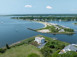 7 Convent Ln, Center Moriches, NY 11934