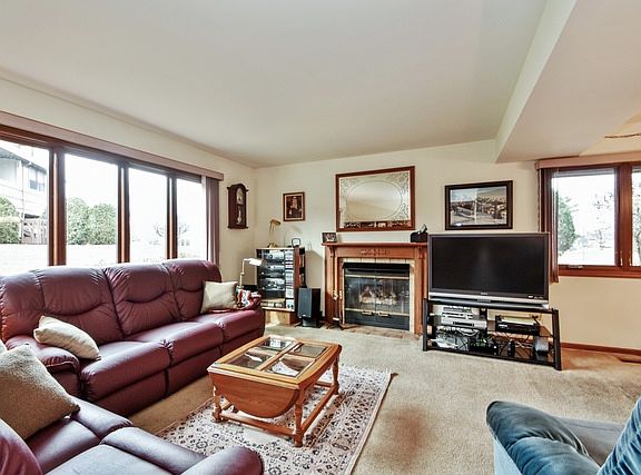 5th image of 9320 Drummond Dr #6