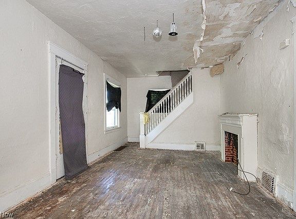 4th image of 4144 E 120th St