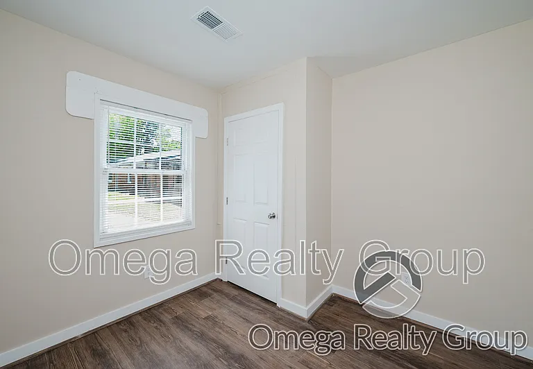 12 E Clay St — Photo 19
