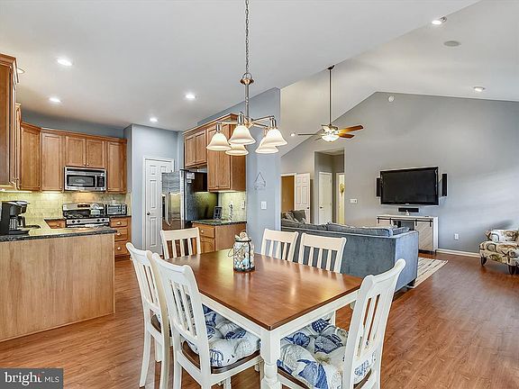 5th image of 33703 Tudor Pl