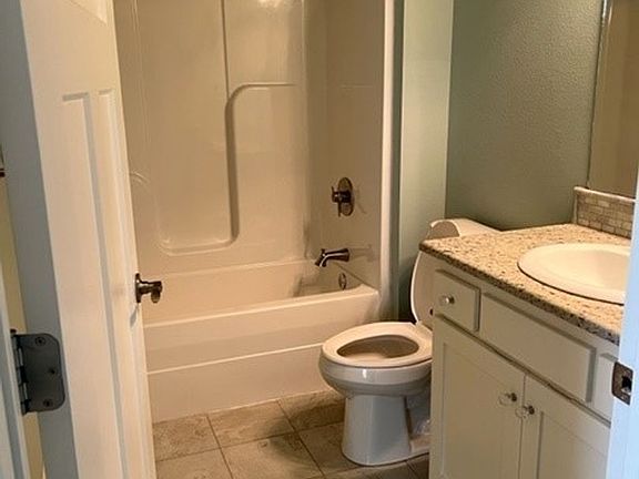 4th image of 11 McVittie Dr