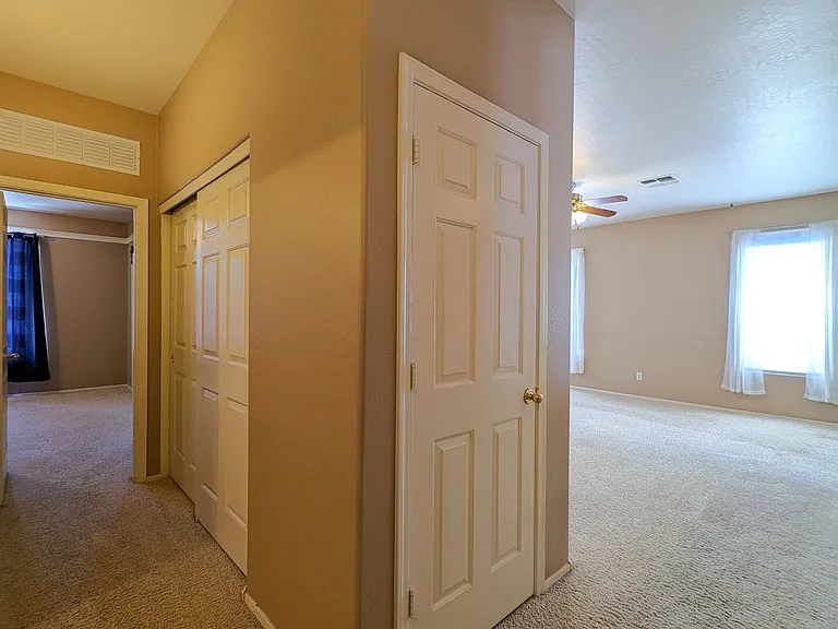 4236 E Oxford Ln — Photo 15
